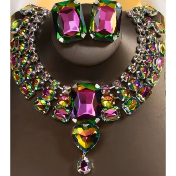 Royal Radiance Iridescent Statement Necklace and Earring Set - Picture 4 of 5